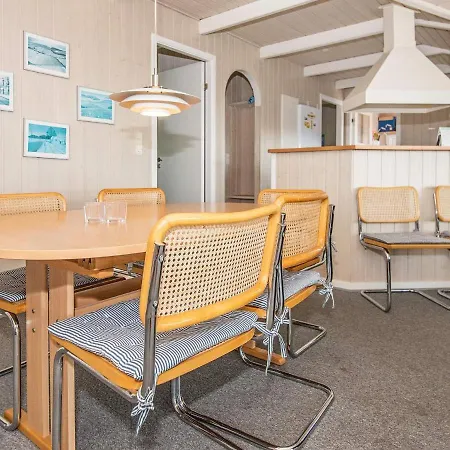 8 Person In Sjolund-by Traum * Binderup Strand