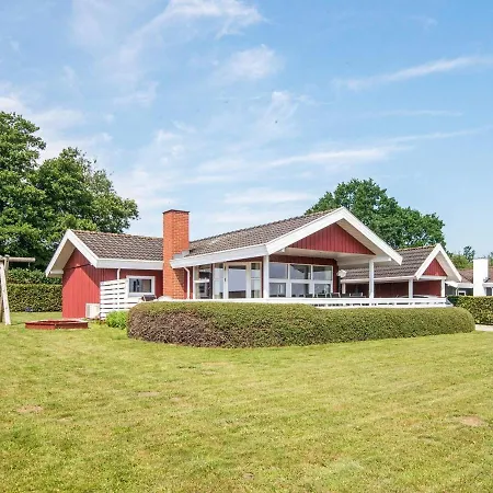 8 Person In Sjolund-by Traum Semesterbostad Binderup Strand