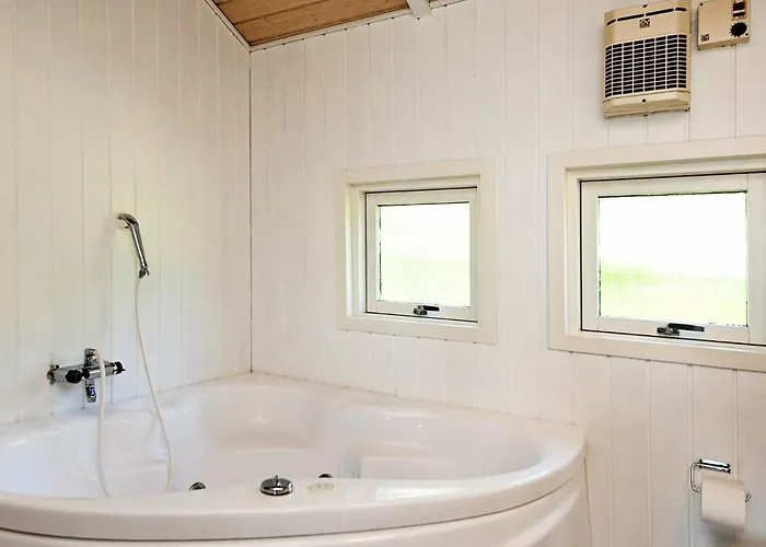 8 Person In Sjolund-by Traum *